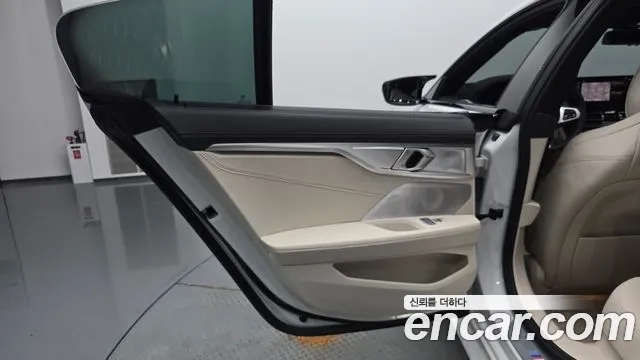 BMW 8-Series — Фото автомобиля 23