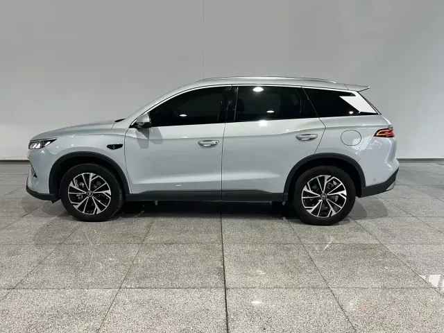 BYD Song Pro — Фото автомобиля 2