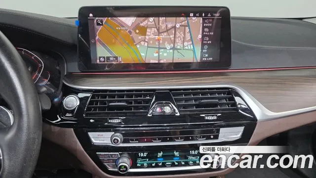 BMW 5-Series — Фото автомобиля 14