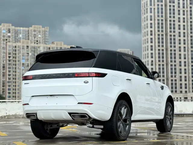Land Rover Range Rover Sport — Фото автомобиля 10