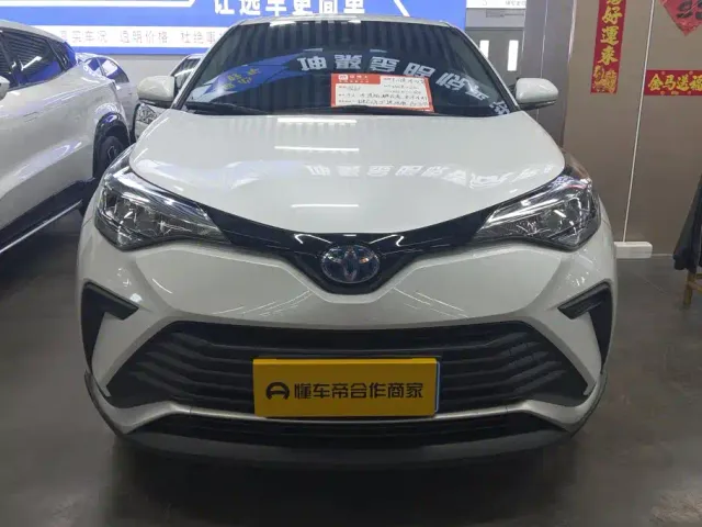 Toyota IZOA — Фото автомобиля 2