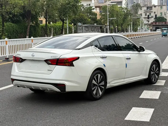 Nissan Teana — Фото автомобиля 10