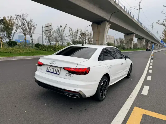 Audi A4L — Фото автомобиля 9