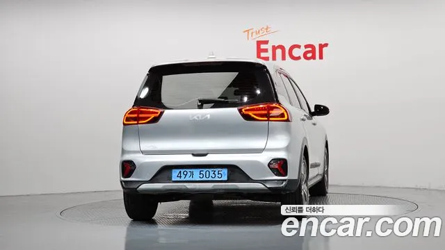 Kia Niro — Фото автомобиля 4
