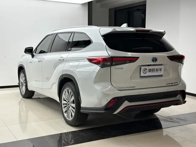 Toyota Highlander — Фото автомобиля 22