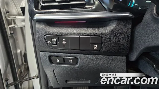 Kia Niro — Фото автомобиля 22