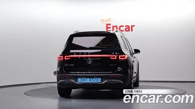 Mercedes-Benz EQB X243 — Фото автомобиля 4