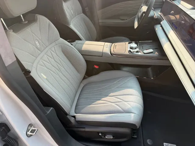 Geely Galaxy E8 — Фото автомобиля 13