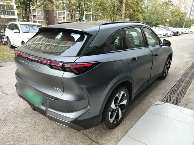 Arcfox Alpha T5 — Фото автомобиля 6