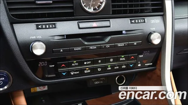Lexus RX — Фото автомобиля 16