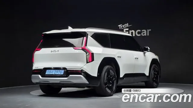 Kia EV9 — Фото автомобиля 2