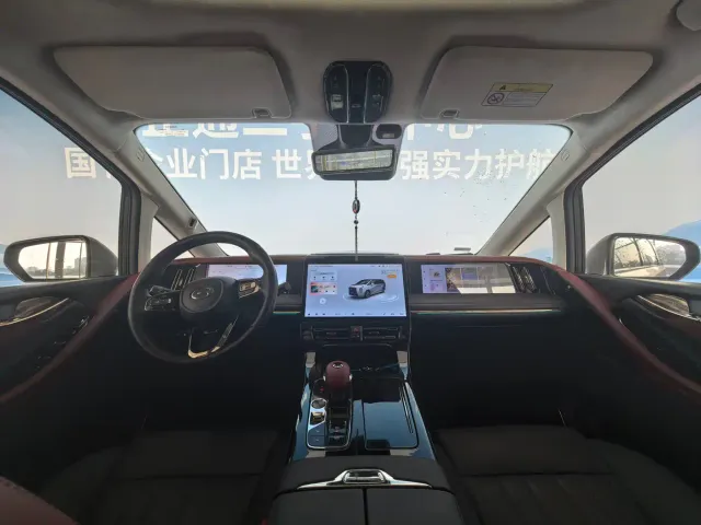 GAC Trumpchi E9 — Фото автомобиля 16