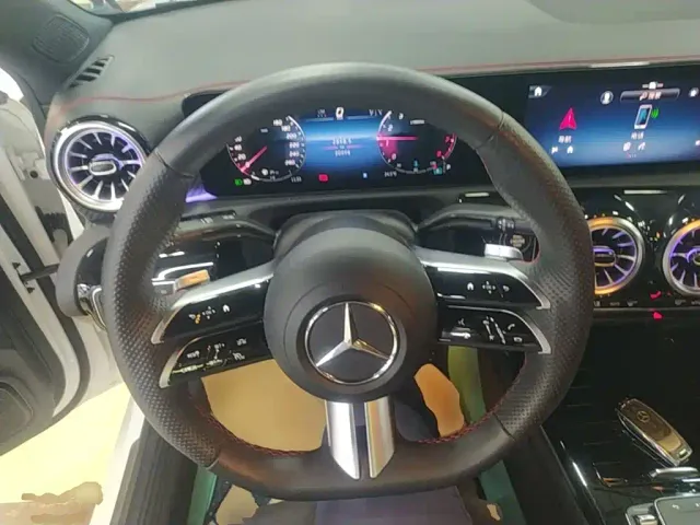 Mercedes-Benz A-Class — Фото автомобиля 6