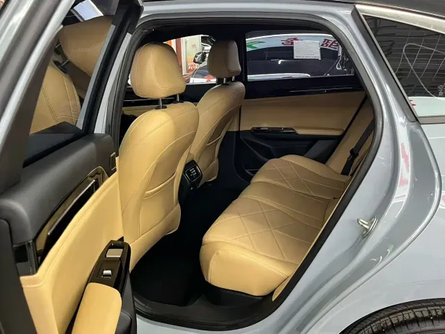 Geely Galaxy L6 — Фото автомобиля 8