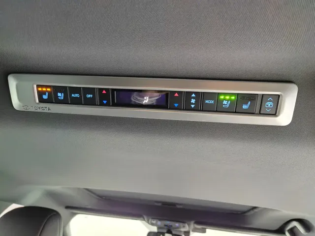 Toyota Sienna — Фото автомобиля 21