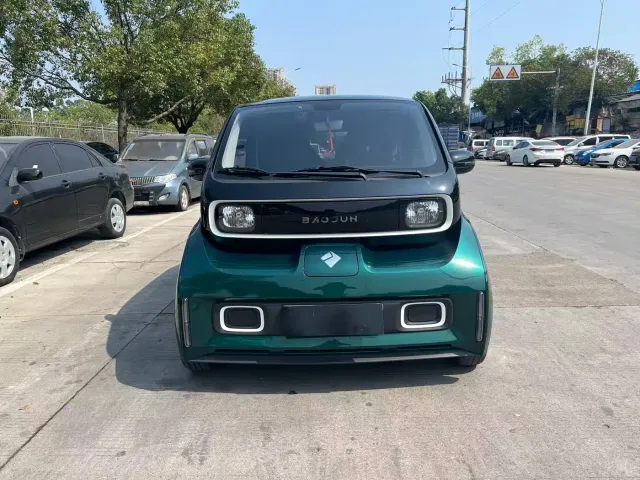 Baojun KiWi EV — Фото автомобиля 2