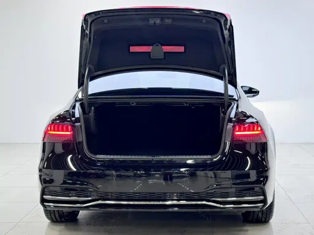 Audi A7L — Фото автомобиля 5