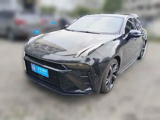 Фотография автомобиля — Lynk & Co 03