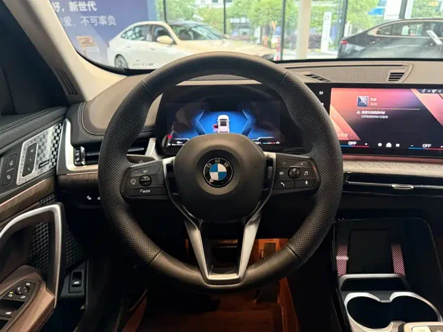 BMW X1 — Фото автомобиля 4