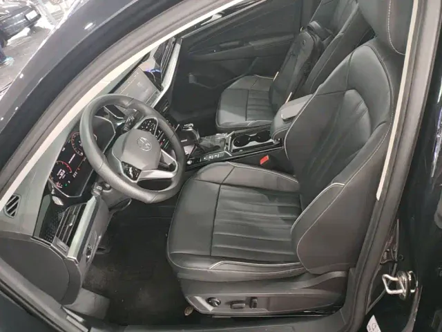 Volkswagen Passat — Фото автомобиля 14