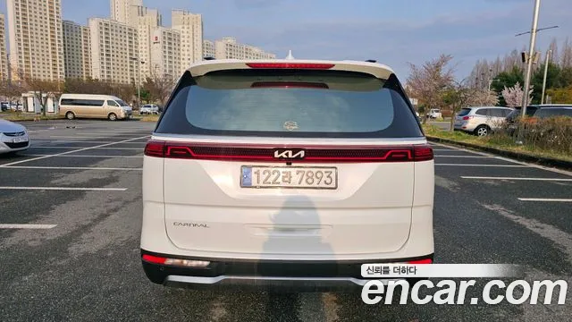 Kia Canival Carnival 4 поколение Бензин 7 мест Signature — Фото автомобиля 4