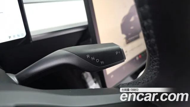 Tesla Model Y — Фото автомобиля 11