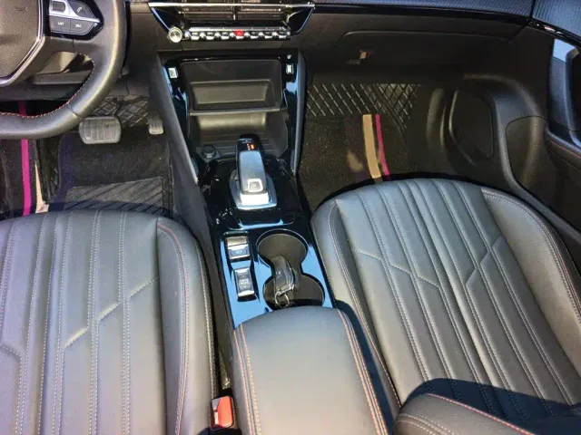 Peugeot 2008 — Фото автомобиля 15