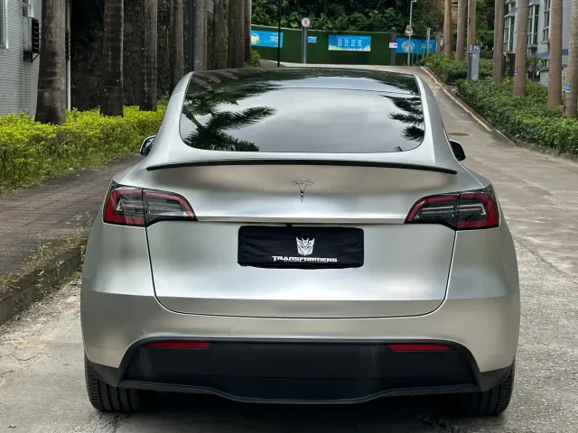 Tesla Model Y — Фото автомобиля 4
