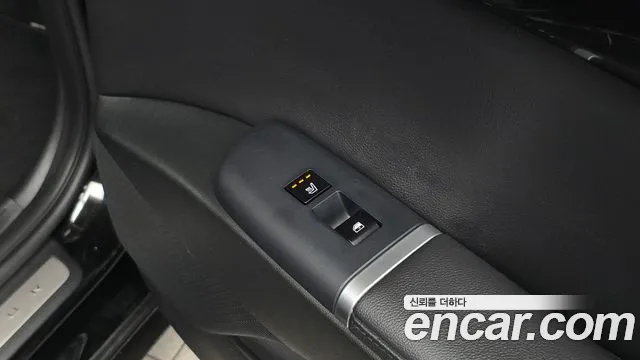 Hyundai Grandeur Grandeur (GN7) 2.5 Бензин 2WD — Фото автомобиля 18