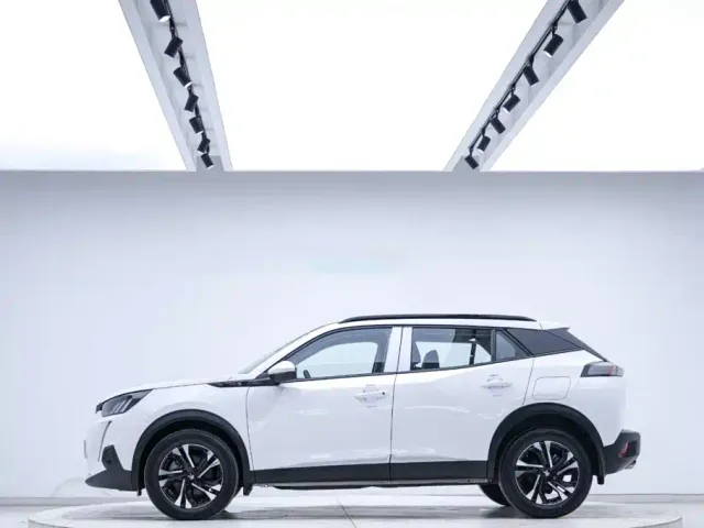 Peugeot 2008 — Фото автомобиля 5