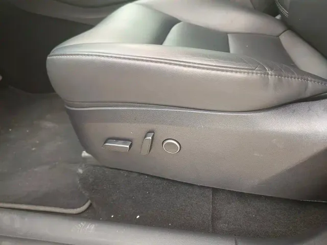 Tesla Model Y — Фото автомобиля 8