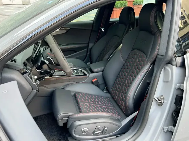 Audi Audi RS 5 2024 RS 5 2.9T Sportback Ignition Edition — Фото автомобиля 4