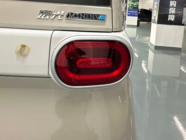 Wuling Hongguang Mini EV — Фото автомобиля 6