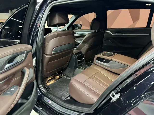BMW 5 Series — Фото автомобиля 5