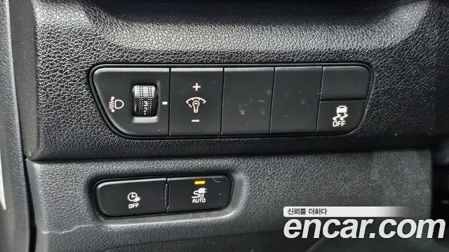 Kia Niro — Фото автомобиля 13