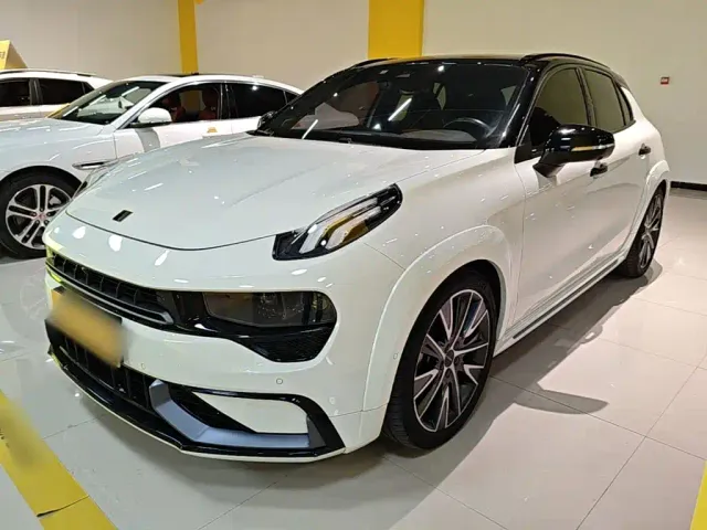 Фотография автомобиля — Lynk & Co 02 Hatchback