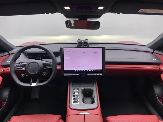 Xiaomi SU7 — Фото автомобиля 13