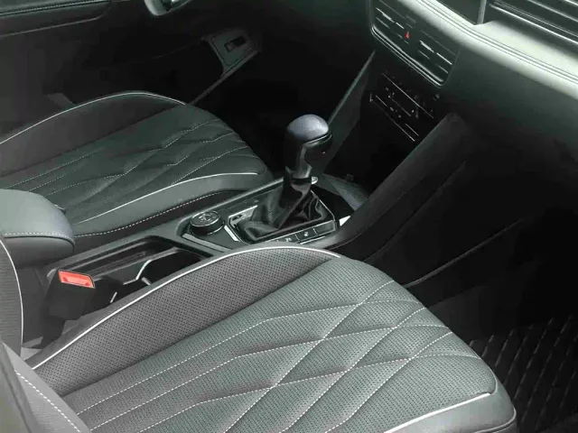 Volkswagen Tiguan L — Фото автомобиля 29
