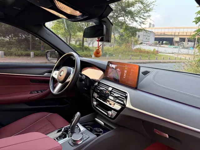 BMW 5 Series — Фото автомобиля 10