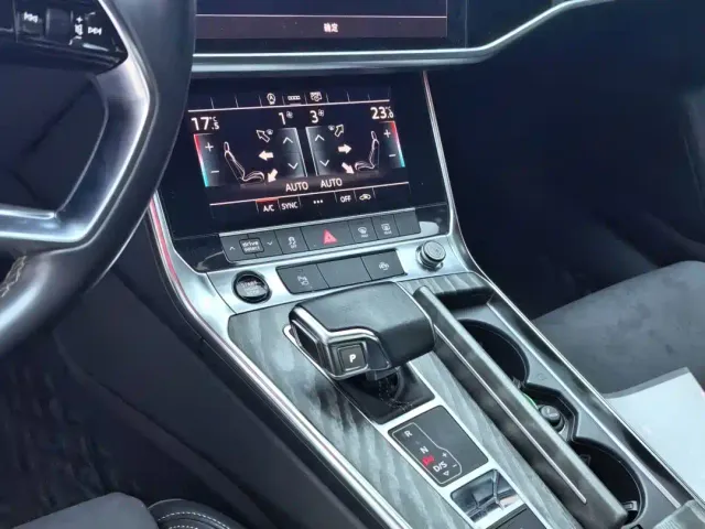 Audi A7L — Фото автомобиля 10