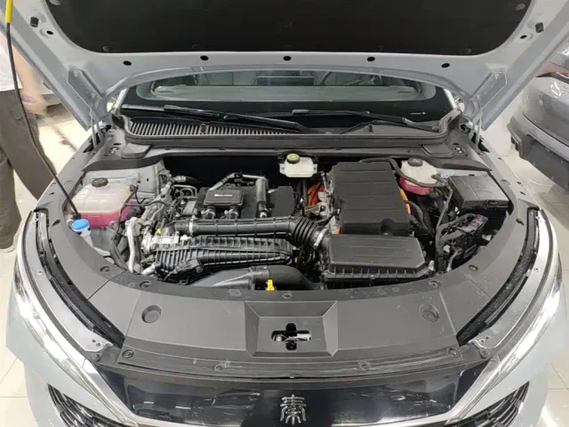 BYD Qin L — Фото автомобиля 19