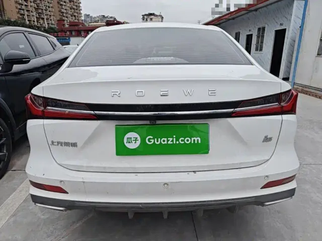 Roewe i5 — Фото автомобиля 5