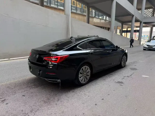 Hongqi H5 — Фото автомобиля 6
