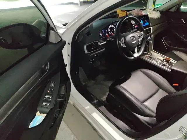 Honda Accord — Фото автомобиля 17
