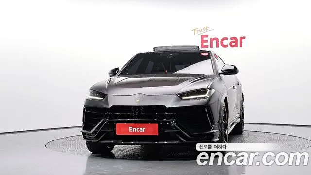 Lamborghini Urus — Фото автомобиля 3