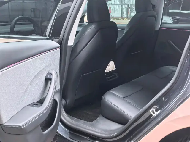 Tesla Model 3 — Фото автомобиля 7