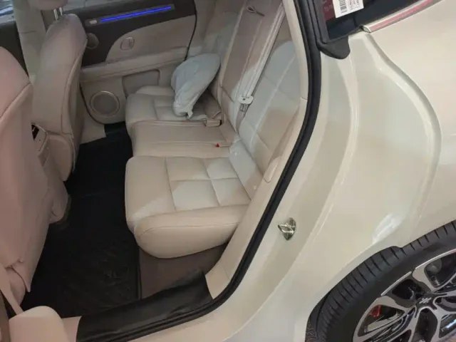 IM Motors LS6 — Фото автомобиля 16