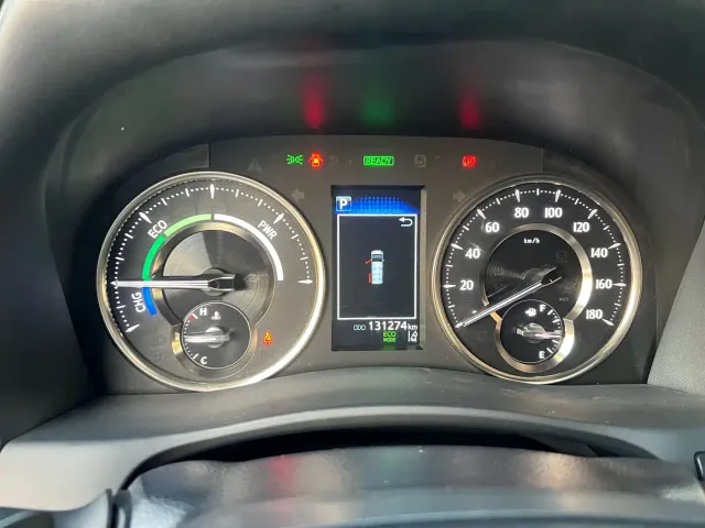 Toyota Alphard — Фото автомобиля 10