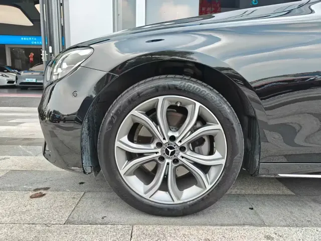 Mercedes-Benz Mercedes-Benz E-Class 2023 E 300 L Sport Luxury — Фото автомобиля 3