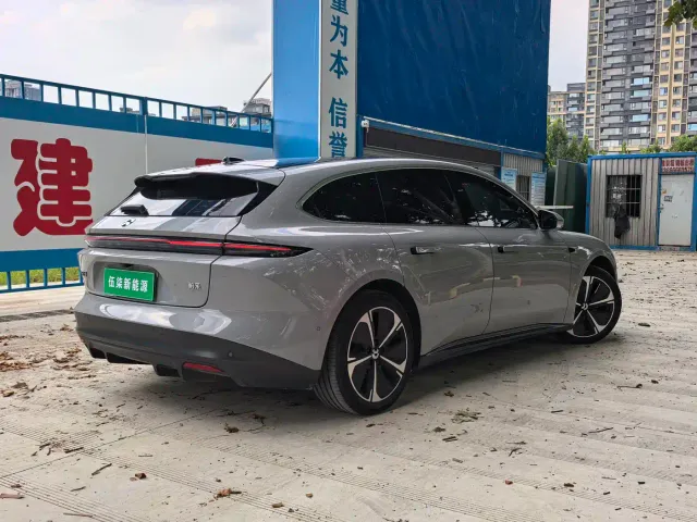 Nio ET5 Touring — Фото автомобиля 4